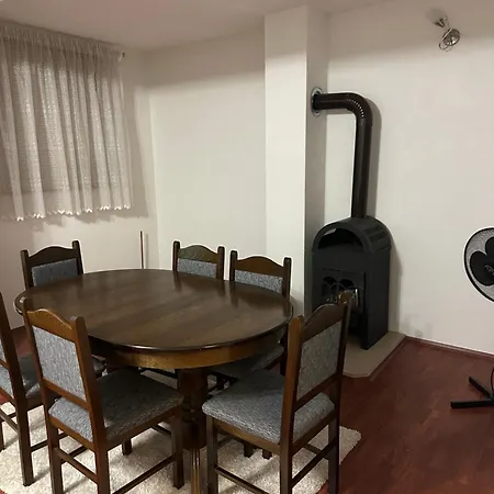 Kuca Sa Bazenom A&f * Mostar